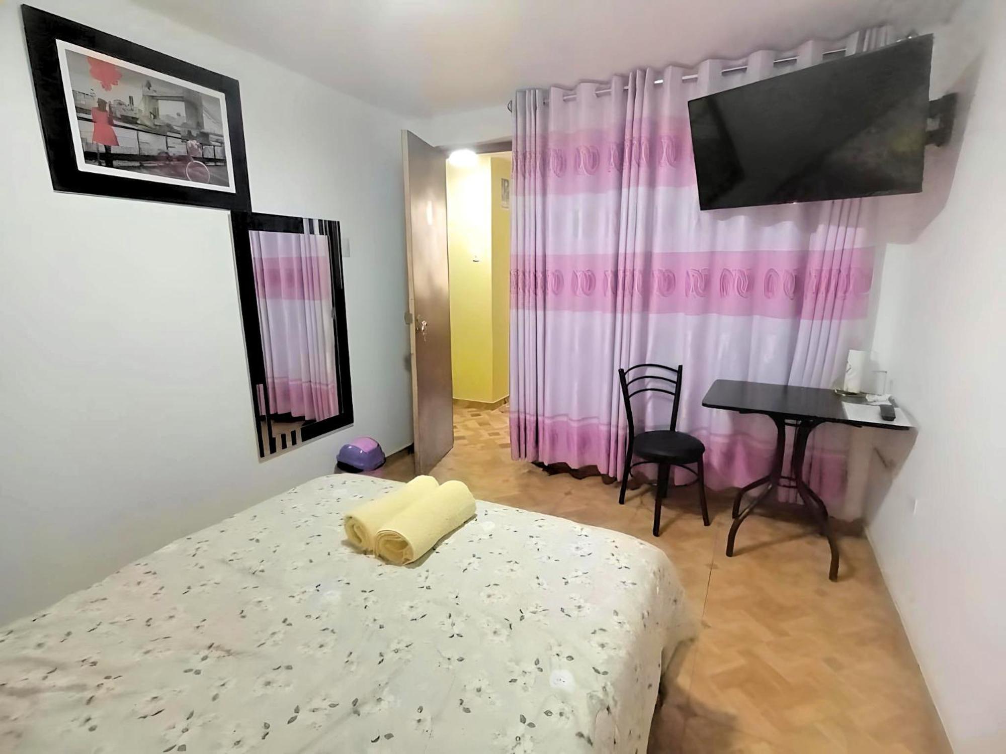 Close To Airport - Free One Time Pickup - A Y J Familia Лима Экстерьер фото
